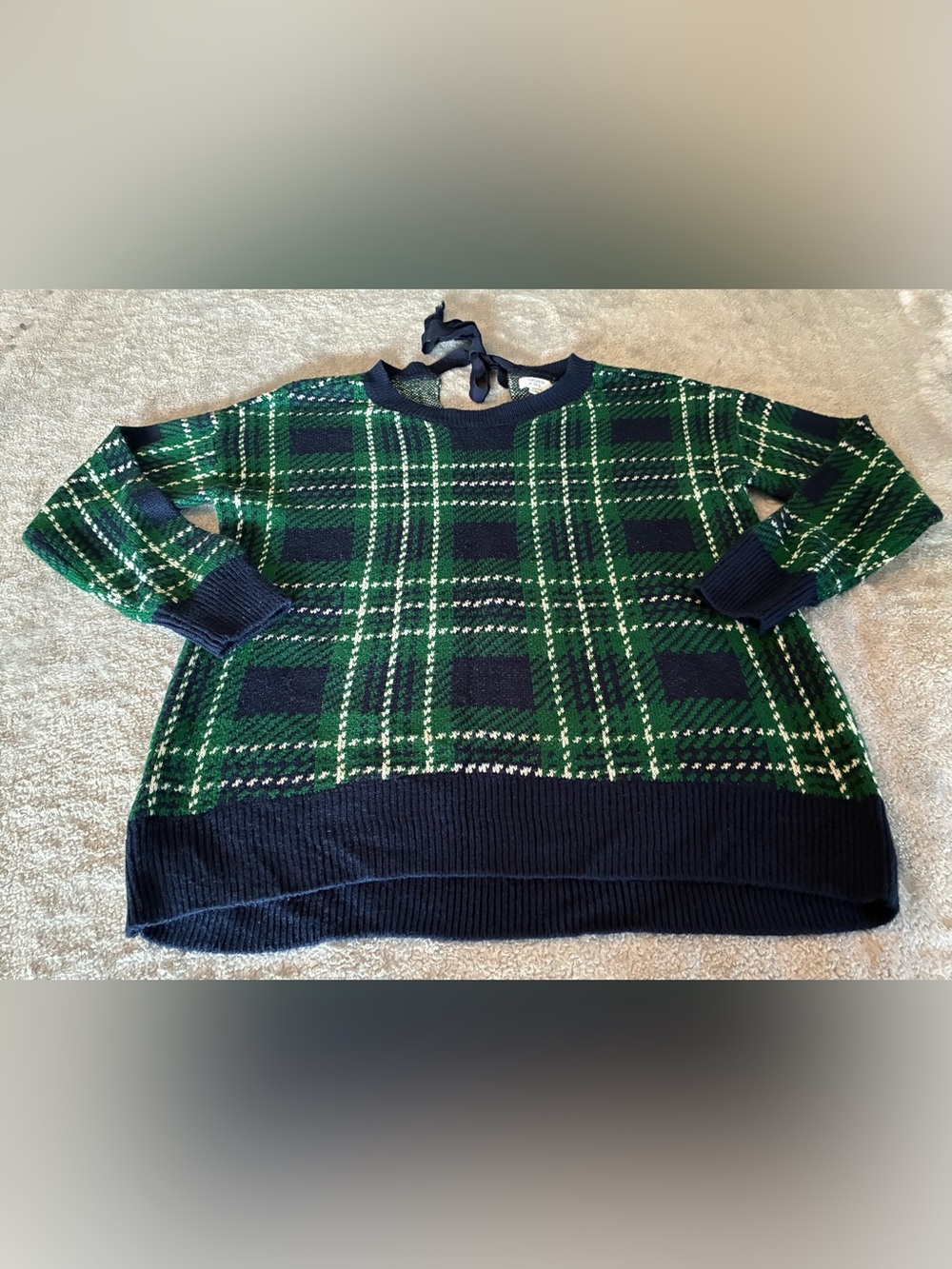 Women’s crown & ivy Green and Navy Plaid Crewneck Sweater Ties in Back Size M